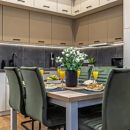 Апартаменты Spacious & Elegant In The Center *