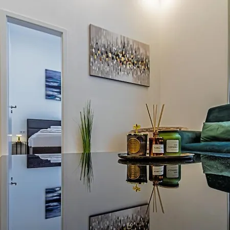 Spacious & Elegant In The Center