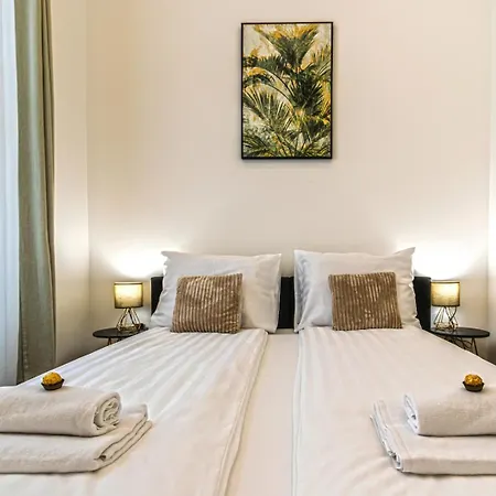 Spacious & Elegant In The Center