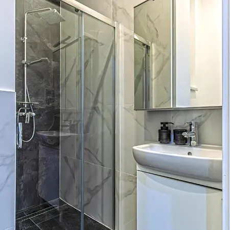 Spacious & Elegant In The Center * Budapest